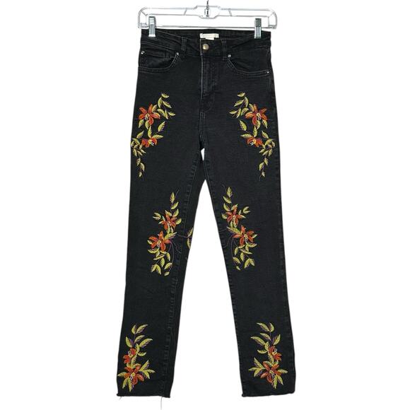 H&M black floral embroidered high rise  jeans size 4 - Picture 1 of 12
